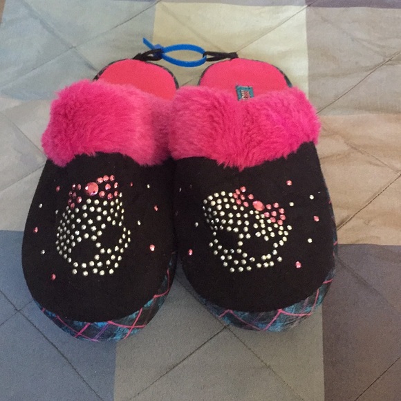 Monster High Slippers NWOT - Picture 1 of 4